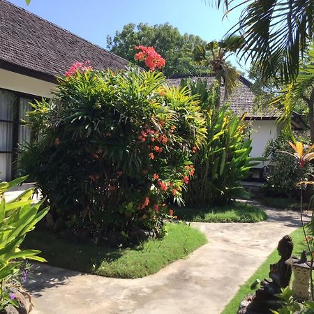 Taman Dewi Sri Villa Et Bungalow Pemuteran Extérieur photo
