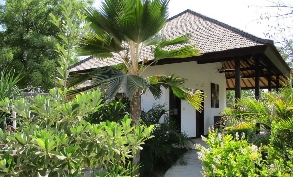 Taman Dewi Sri Villa Et Bungalow Pemuteran Extérieur photo