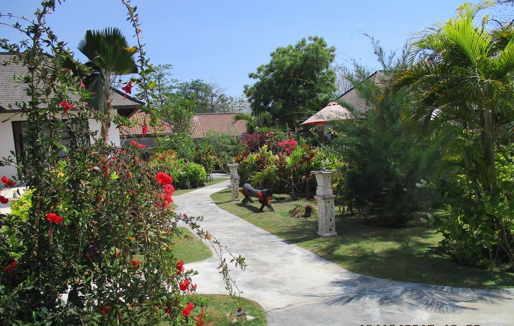 Taman Dewi Sri Villa Et Bungalow Pemuteran Extérieur photo