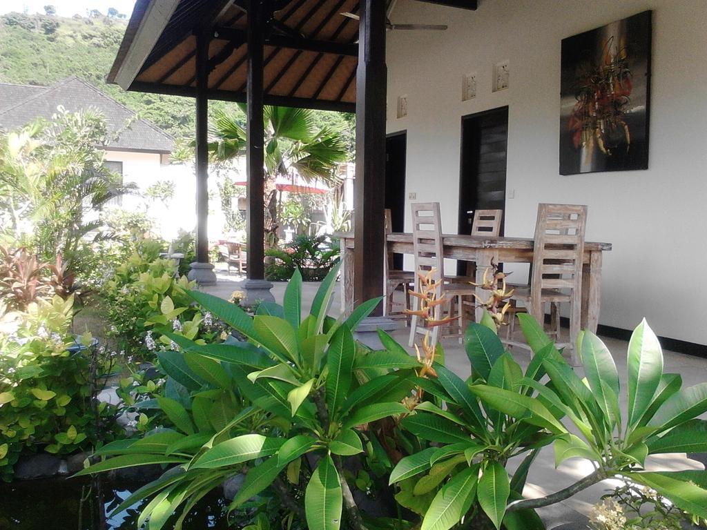Taman Dewi Sri Villa Et Bungalow Pemuteran Extérieur photo