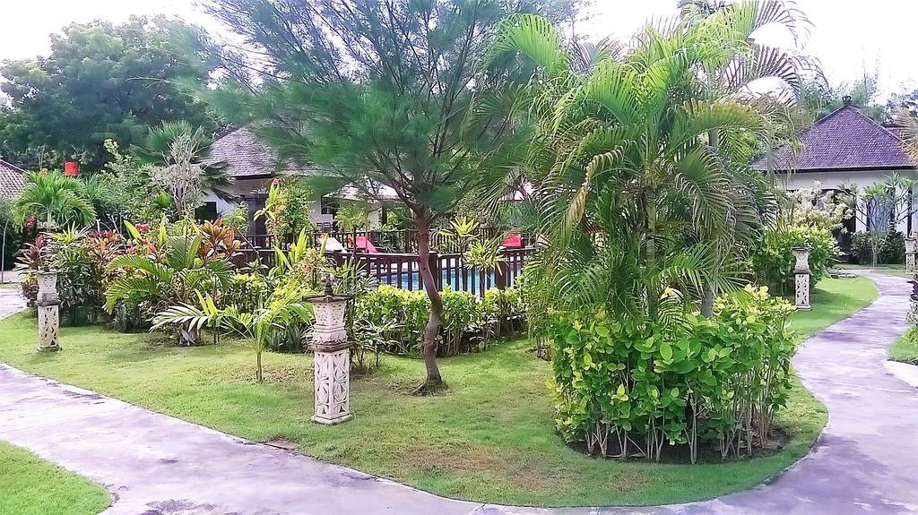 Taman Dewi Sri Villa Et Bungalow Pemuteran Extérieur photo