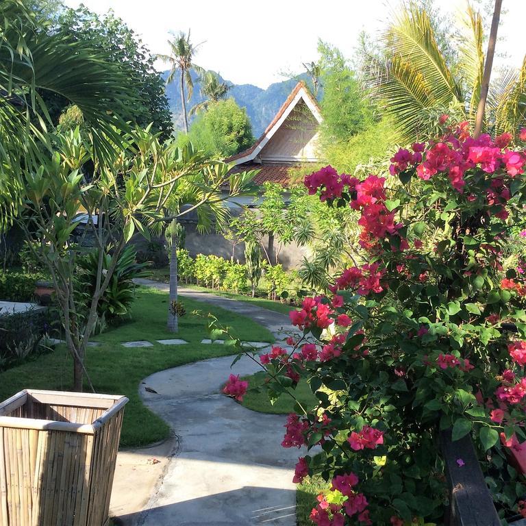 Taman Dewi Sri Villa Et Bungalow Pemuteran Extérieur photo