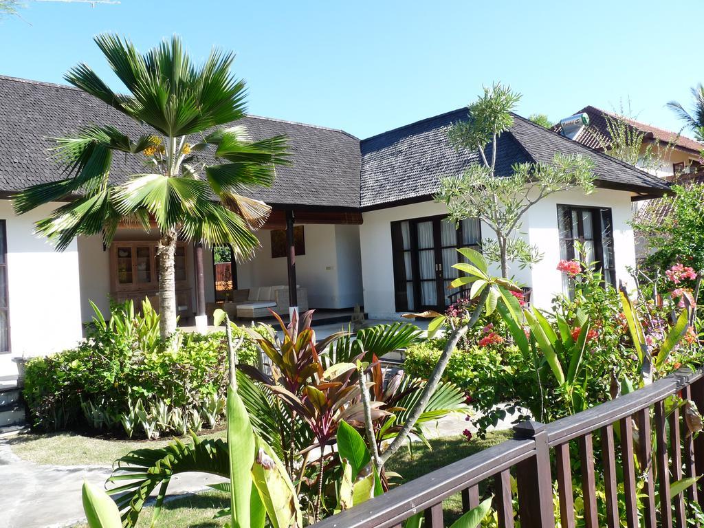 Taman Dewi Sri Villa Et Bungalow Pemuteran Extérieur photo