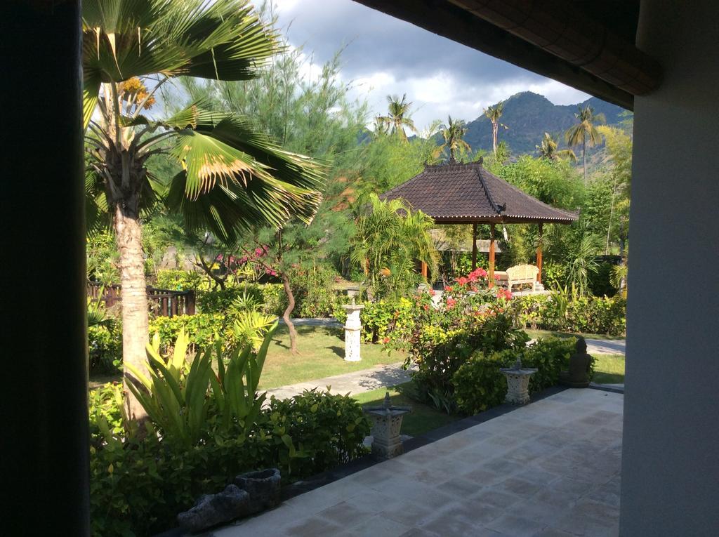 Taman Dewi Sri Villa Et Bungalow Pemuteran Extérieur photo